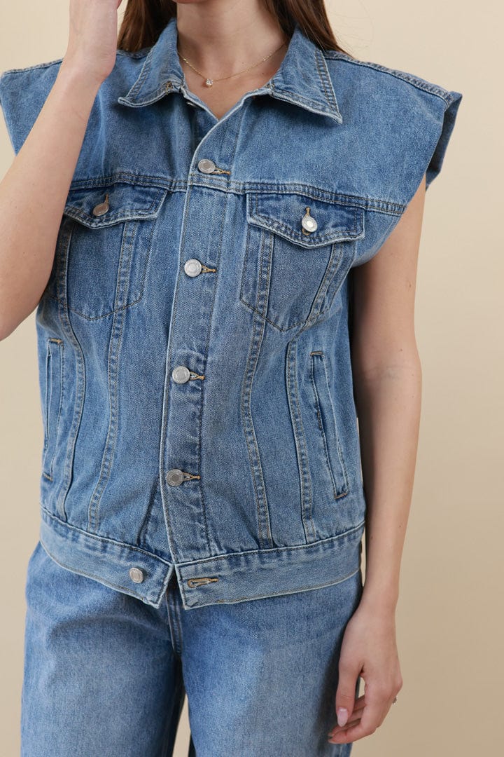 JACKET WITH PAD SHOULDERS