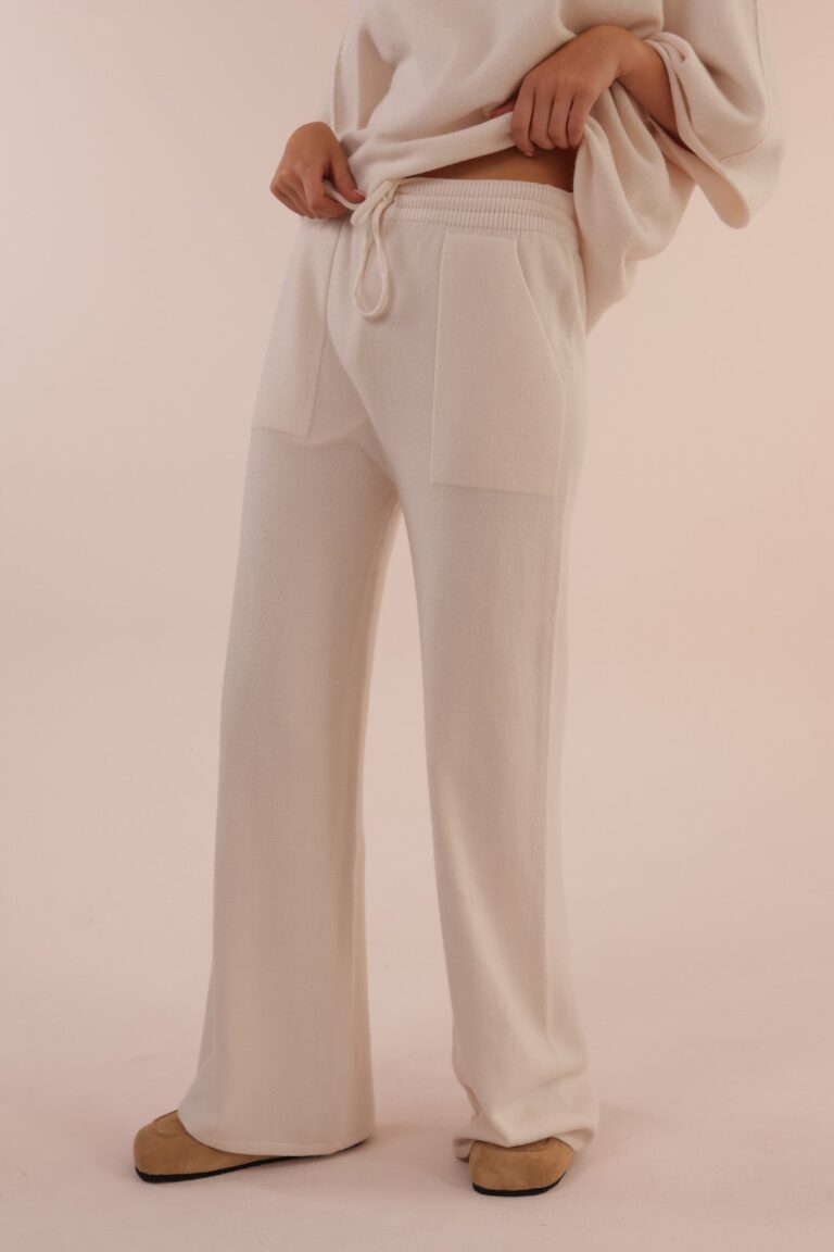 KNITTED PANTS WITH POCKET