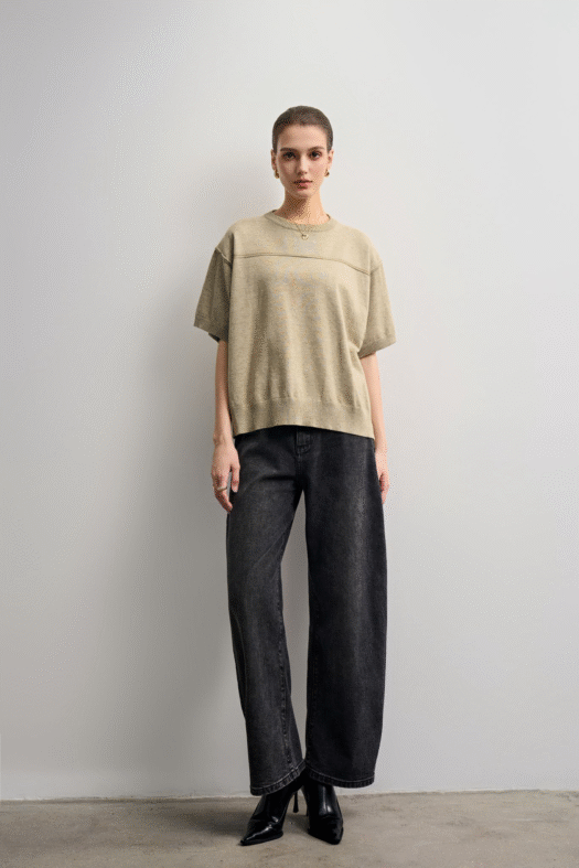 SHORT SWEATER WITH DETAIL